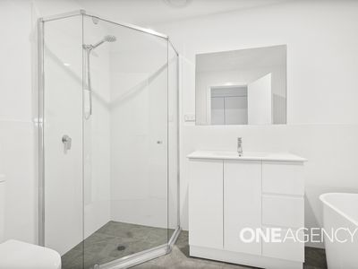 3 / 4 Addison Avenue, Lake Illawarra