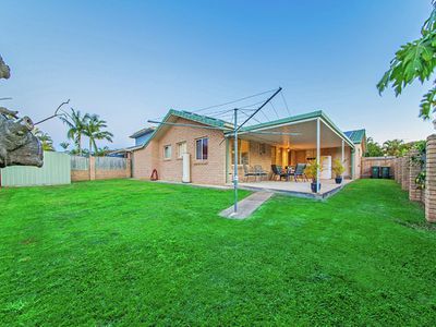 27 Teraglin Street, Manly West