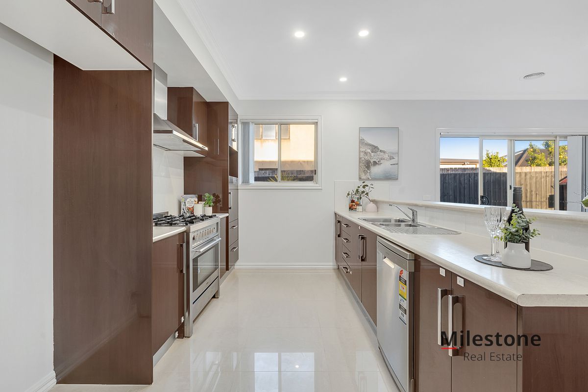 5 Sedgwick Court, Lynbrook