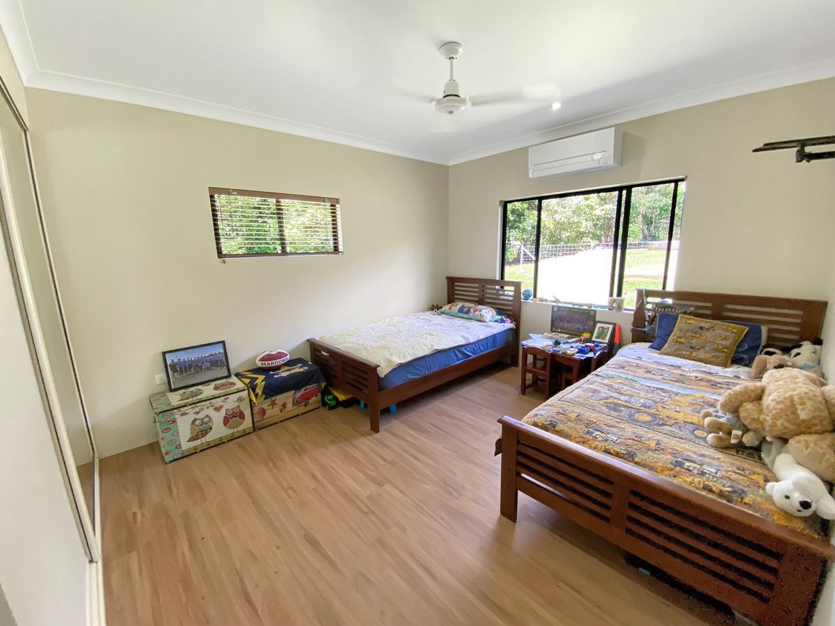 2 Larfield Close, Atherton
