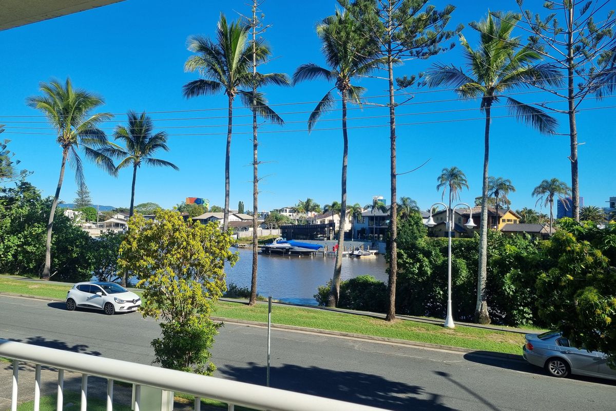 1 / 25 Watson Esplanade, Surfers Paradise