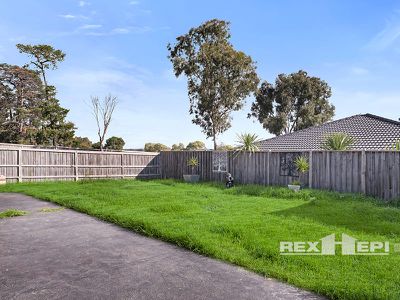 20 Retreat Avenue, Cranbourne North