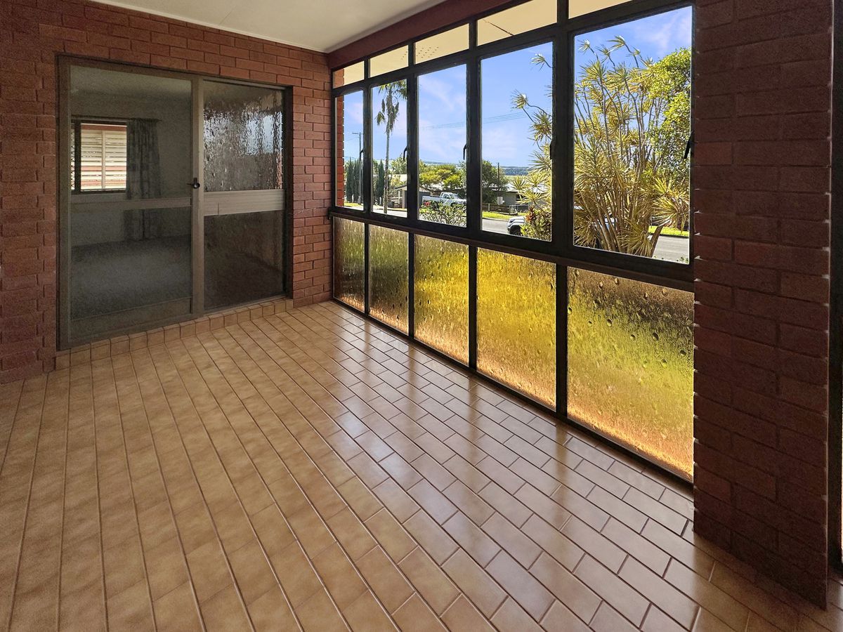 21 Crouch Avenue, Atherton