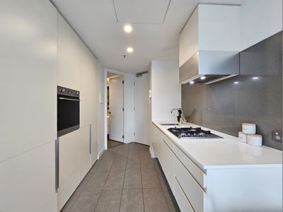 2409 / 105 Clarendon Street, Southbank