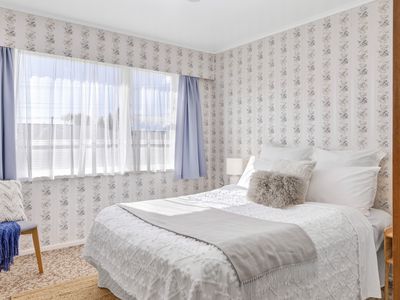 33A Saint Edmund Crescent, Tawa