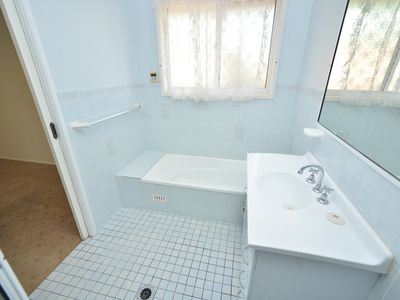 5 Ebelina Crescent, Parkes