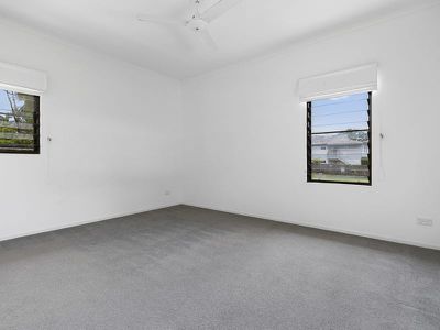 2 / 15 Doonella Street, Tewantin