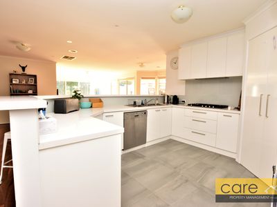 9 Sovereign Close, Patterson Lakes