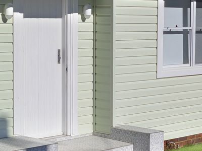 8 Albert Street, Lake Illawarra