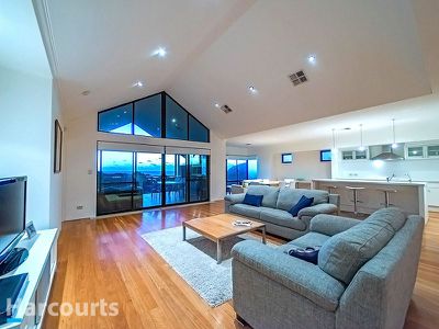 33 Trumpeter Parade, Yanchep