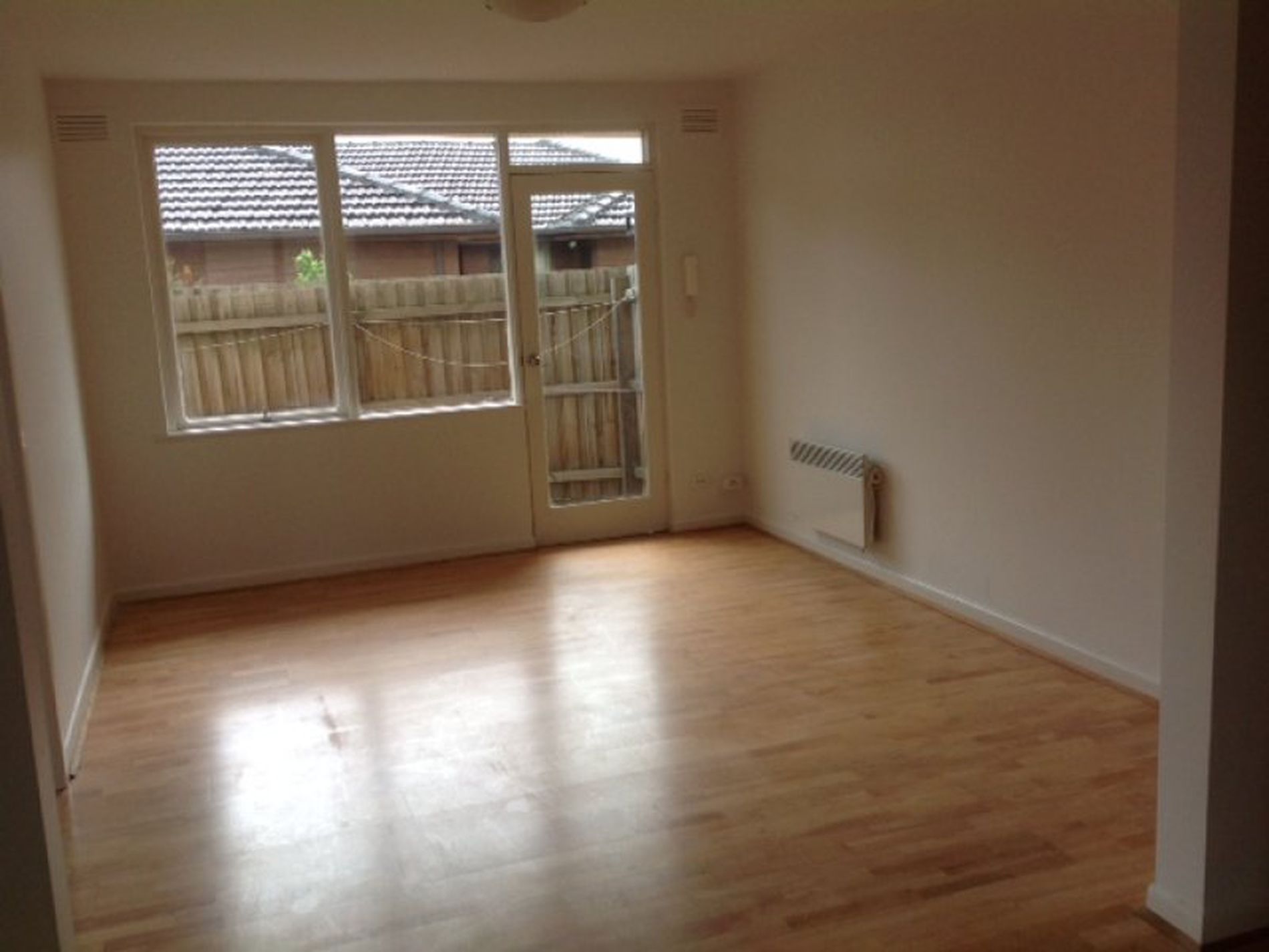1 / 24 Southampton Street, Footscray