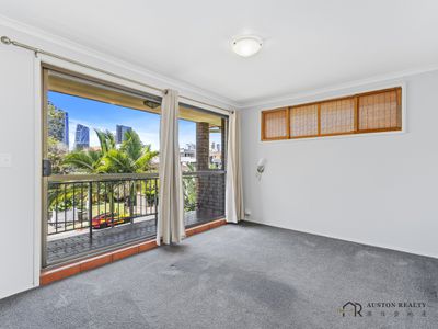 5 / 16 ROSEWOOD AVENUE, Broadbeach