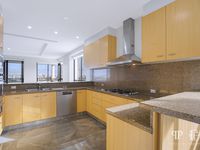 A10 / 100 Bowen Terrace, New Farm
