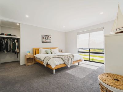 12 Pennant Boulevard , Geographe