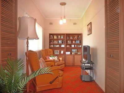 133 Stoney Creek Rd, Beverly Hills
