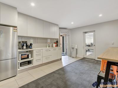 6 / 33 Tallebudgera Creek Road, Burleigh Heads