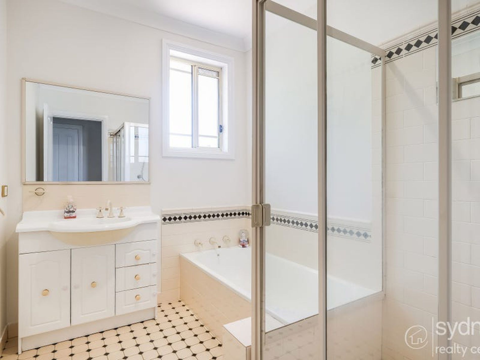 2A / 17-25 William Street, Botany