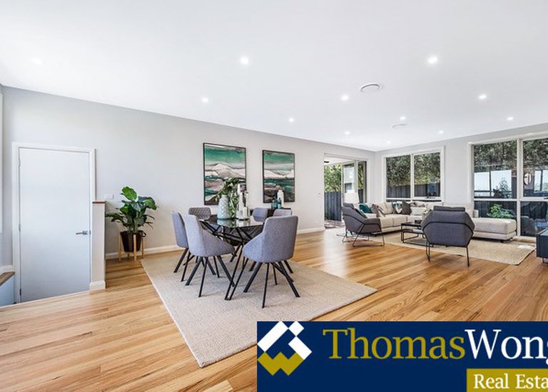 1 / 2  Doorawarrah Court, Mount Waverley