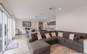 5 Leeson Street, Officer South