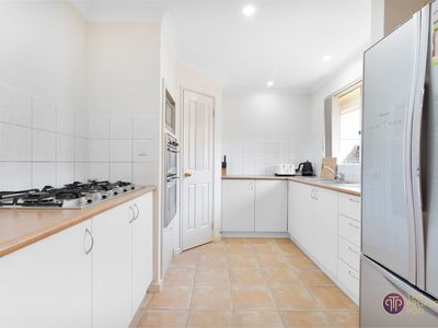 2 Cedron Rise, Coogee