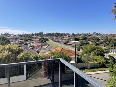 19 / 37 Paulik Way, Hamilton Hill