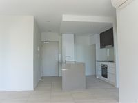 710 / 8 Hunt Street, Hamilton