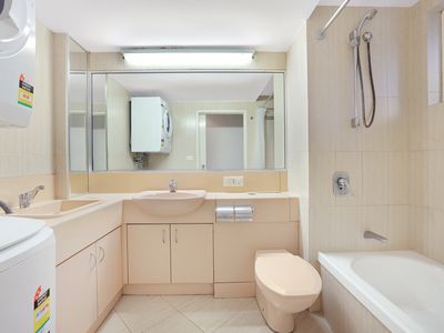 215 / 305-341 Coral Coast Drive, Palm Cove