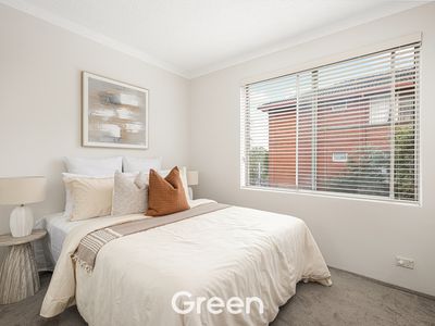1 / 33 Meadow Crescent, Meadowbank