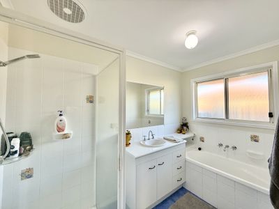 14 Currawong Court, Eli Waters