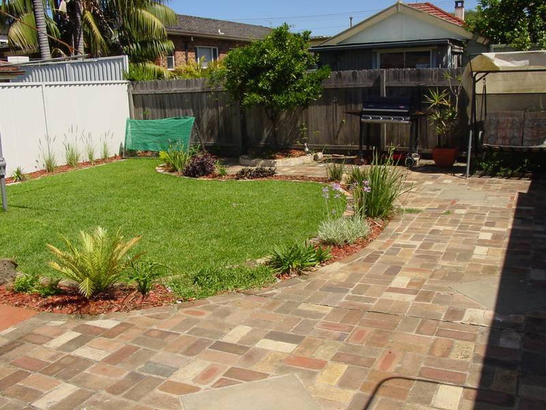 4 Lakeside Avenue, Monterey