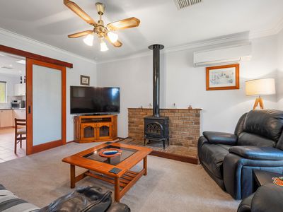 28 Lowanna Way, Armadale