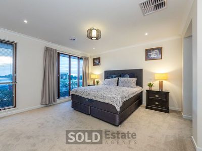 71 Bradman Drive, Cranbourne West