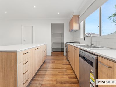 10 Minnehaha Way, Point Cook