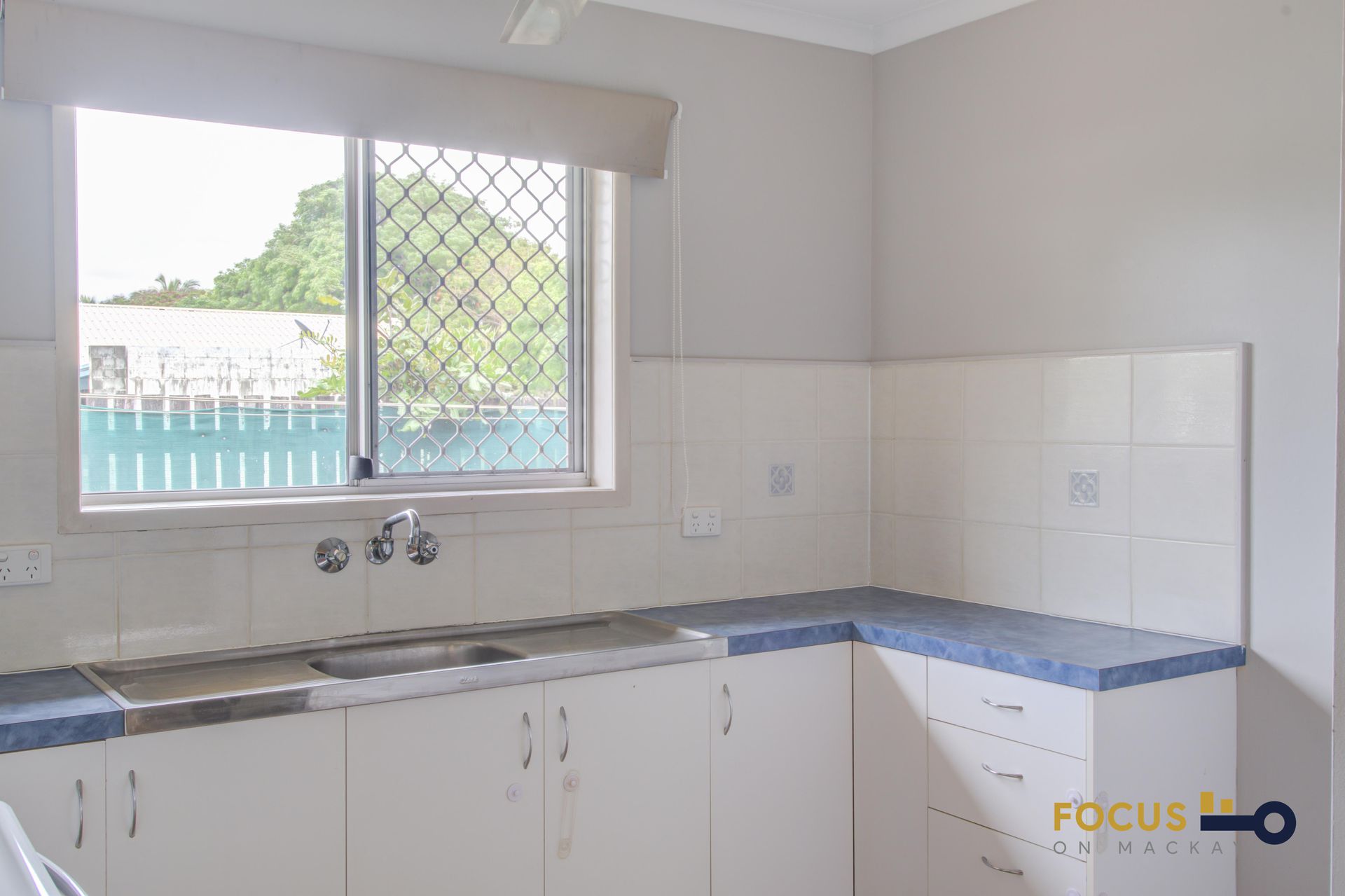 2 / 16 East Gordon Street, Mackay