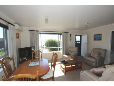 Villa 3 / 12 Yule Street, Eden