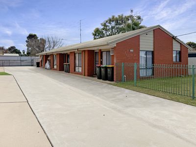 2 / 115 Fowler Street, Deniliquin