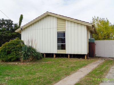 8 Shirley Street, Horsham
