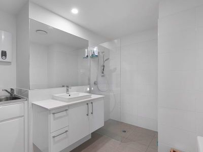 1308 / 6 Waterford Court, Bundall