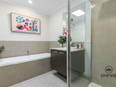 27 Cherokee Parade, Clyde