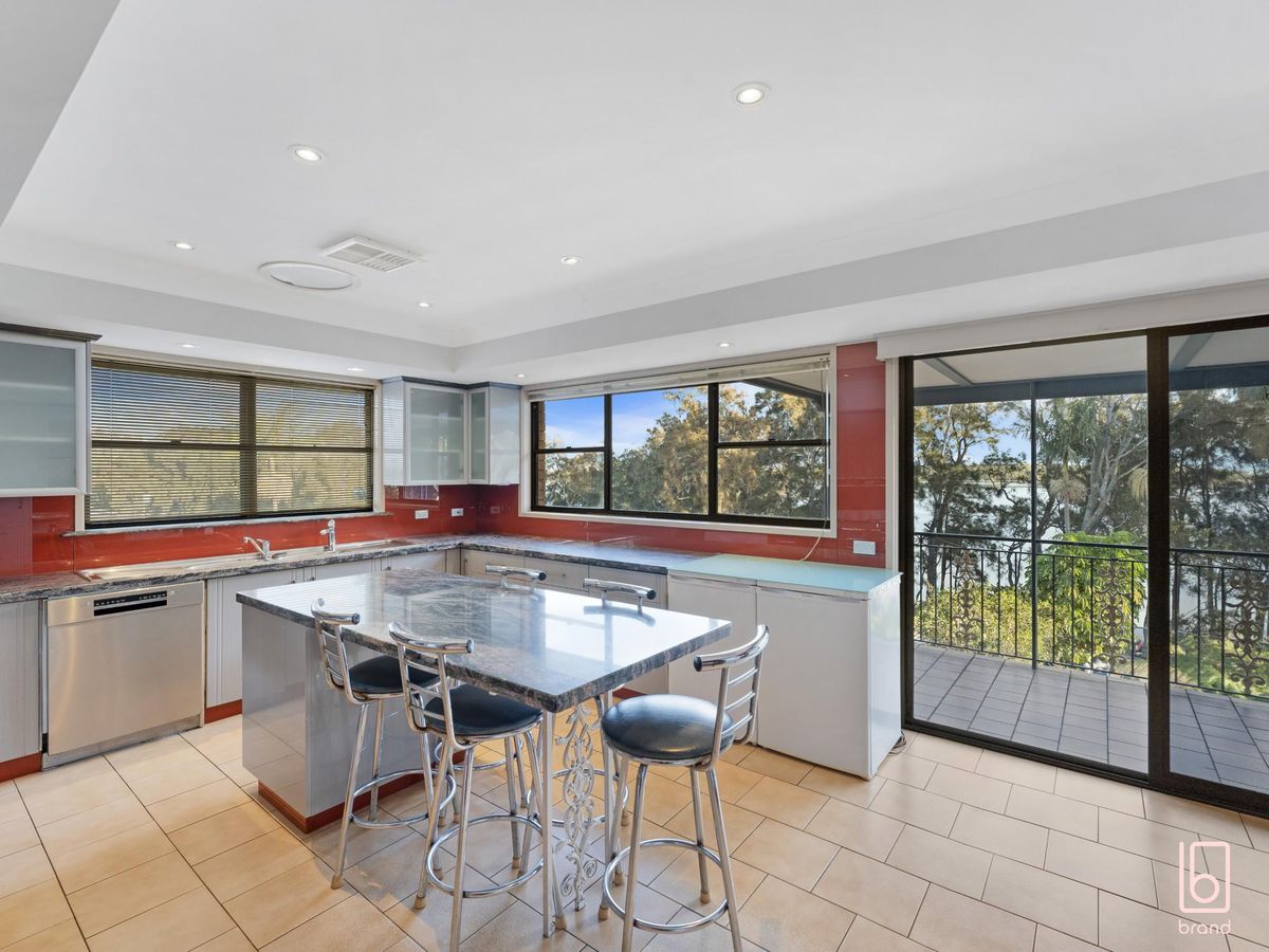 24 Diamond Head Drive, Budgewoi