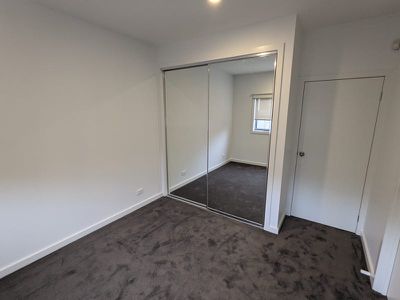 8 / 5 Helms Street, Newcomb