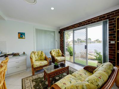 1 Victor Parade, Forster