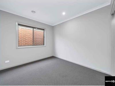 8 Sandygate Circuit, Strathtulloh