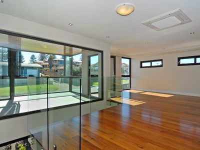 2/8 Sorrento Street, North Beach