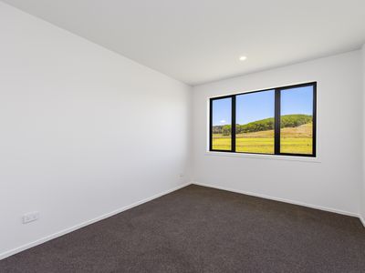 20 Journeys End, Tapora