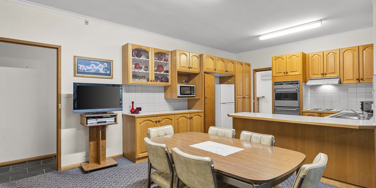 31 Shiffner Street, Violet Town