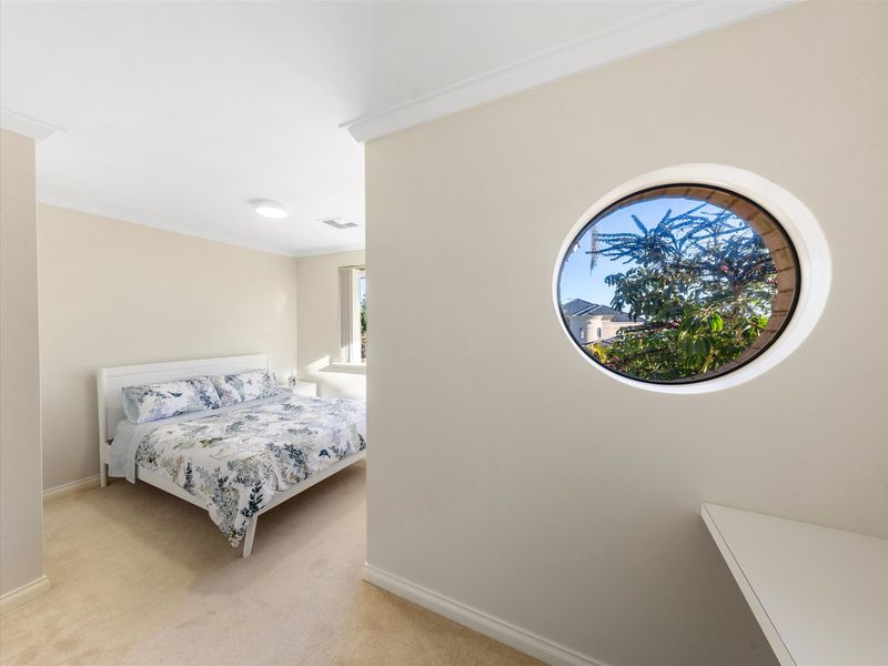 39 Castellon Crescent, Coogee