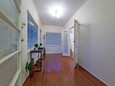307 Chatsworth Rd, Coorparoo