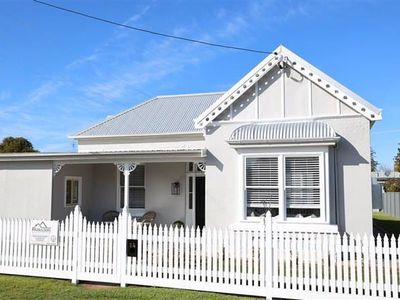 14 Queen Street, Forbes