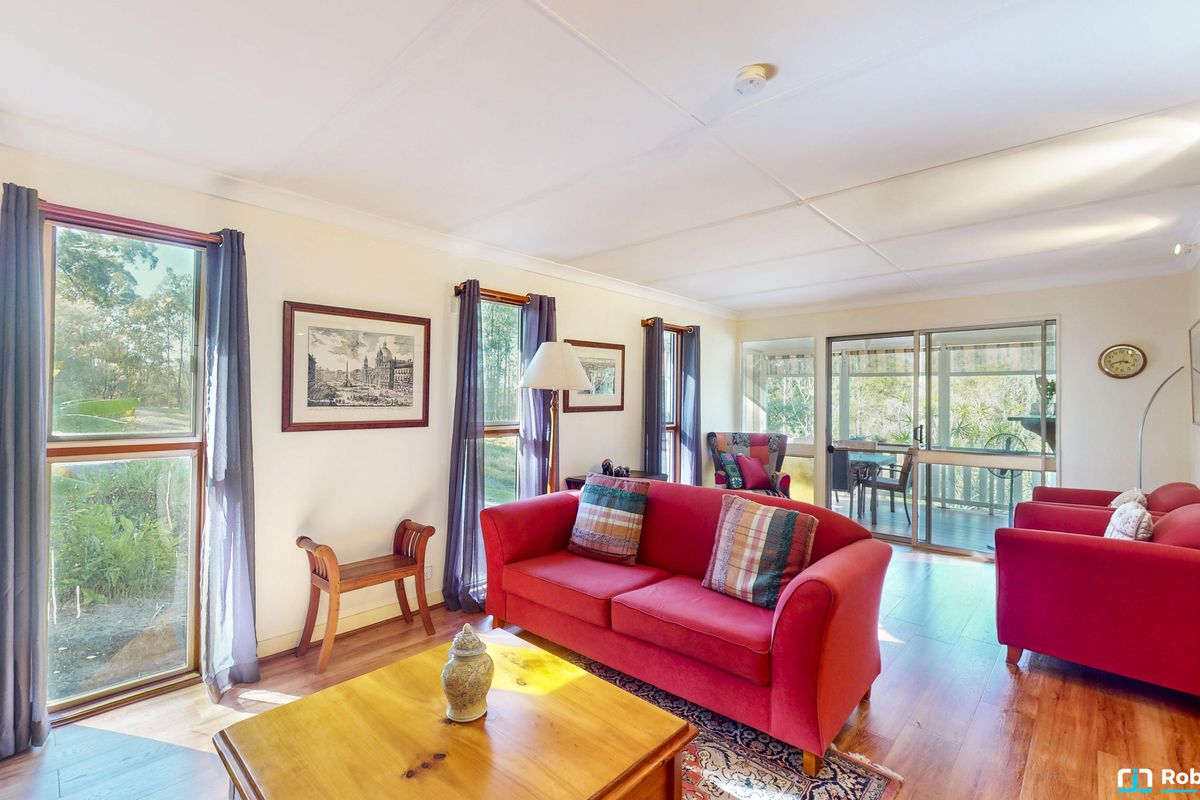 42 Hillview Lane, Pomona